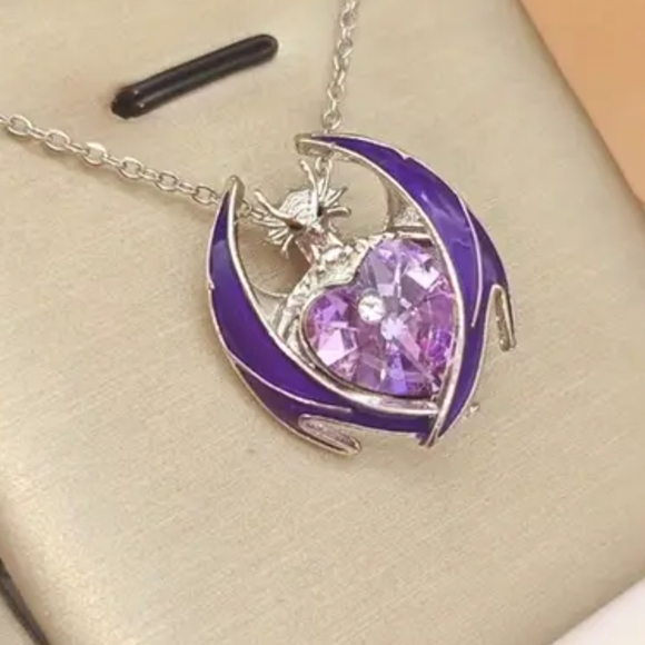 Jewelry - Elegant Purple Heart Pendant Necklace